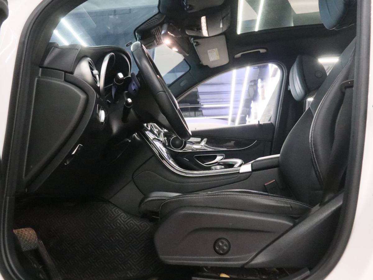 Mercedes-Benz 2018 car image #15