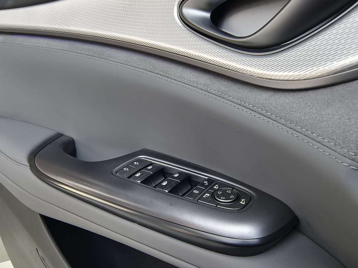 BYD Seal 07 DM-i 2025 car image #15