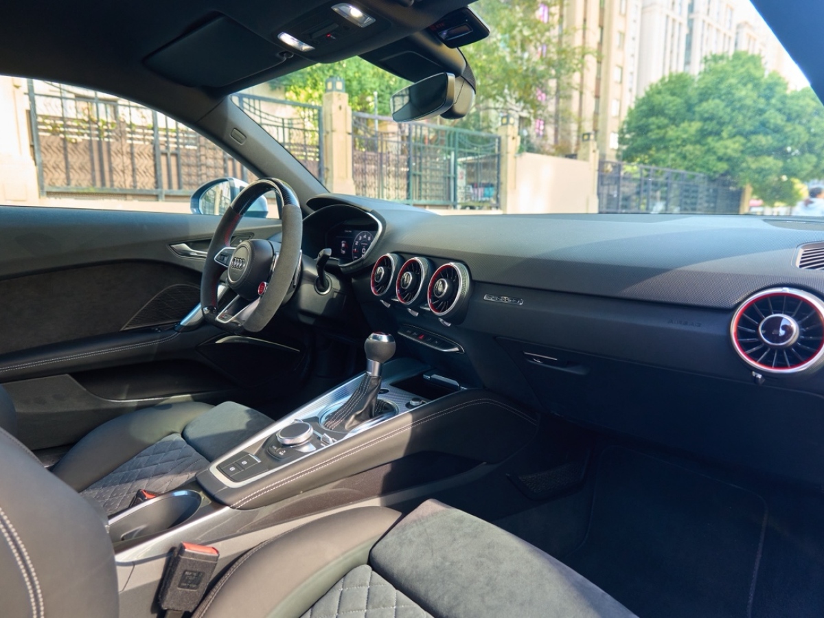 Audi TT RS 2020 car image #15