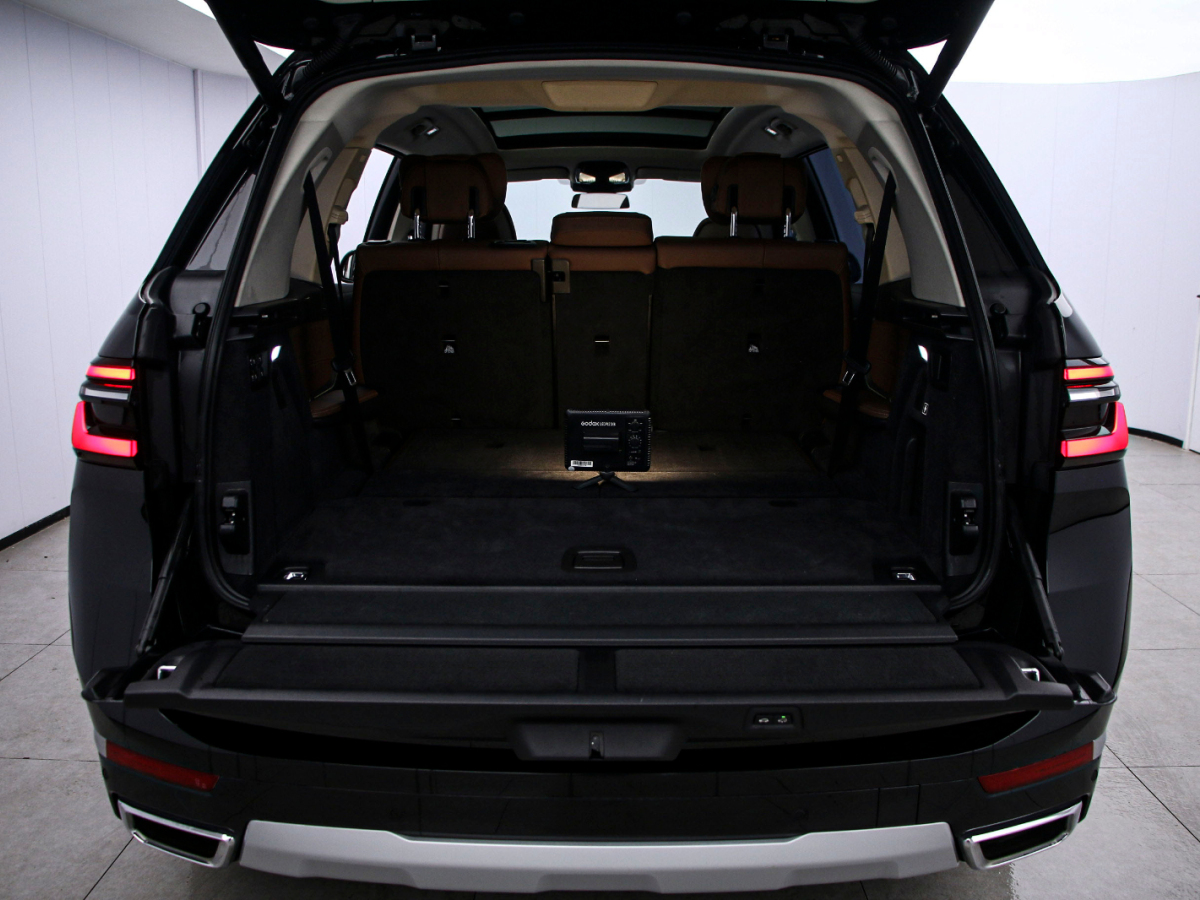 BMW X7 2023 изображение автомобиля #15