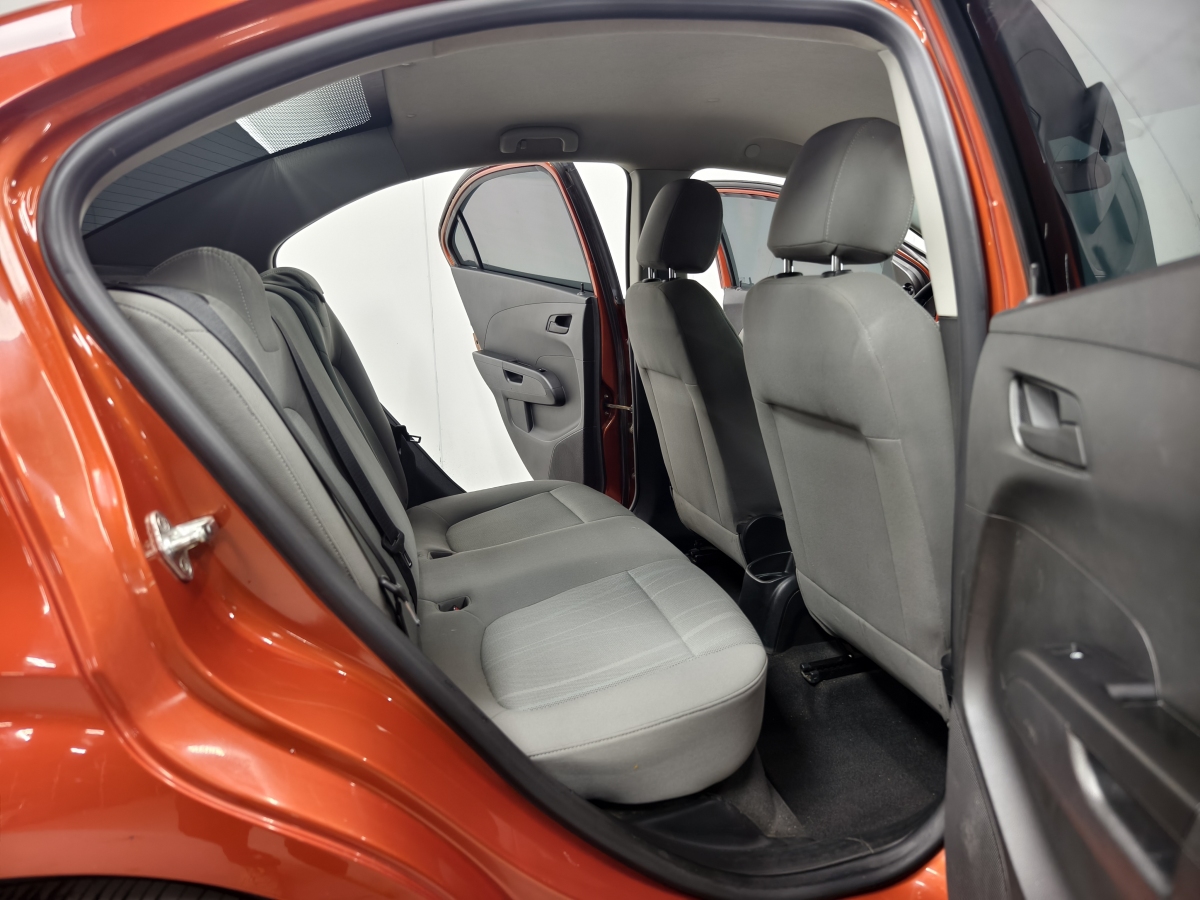 雪佛兰 爱唯欧 2014 汽车图片 #15