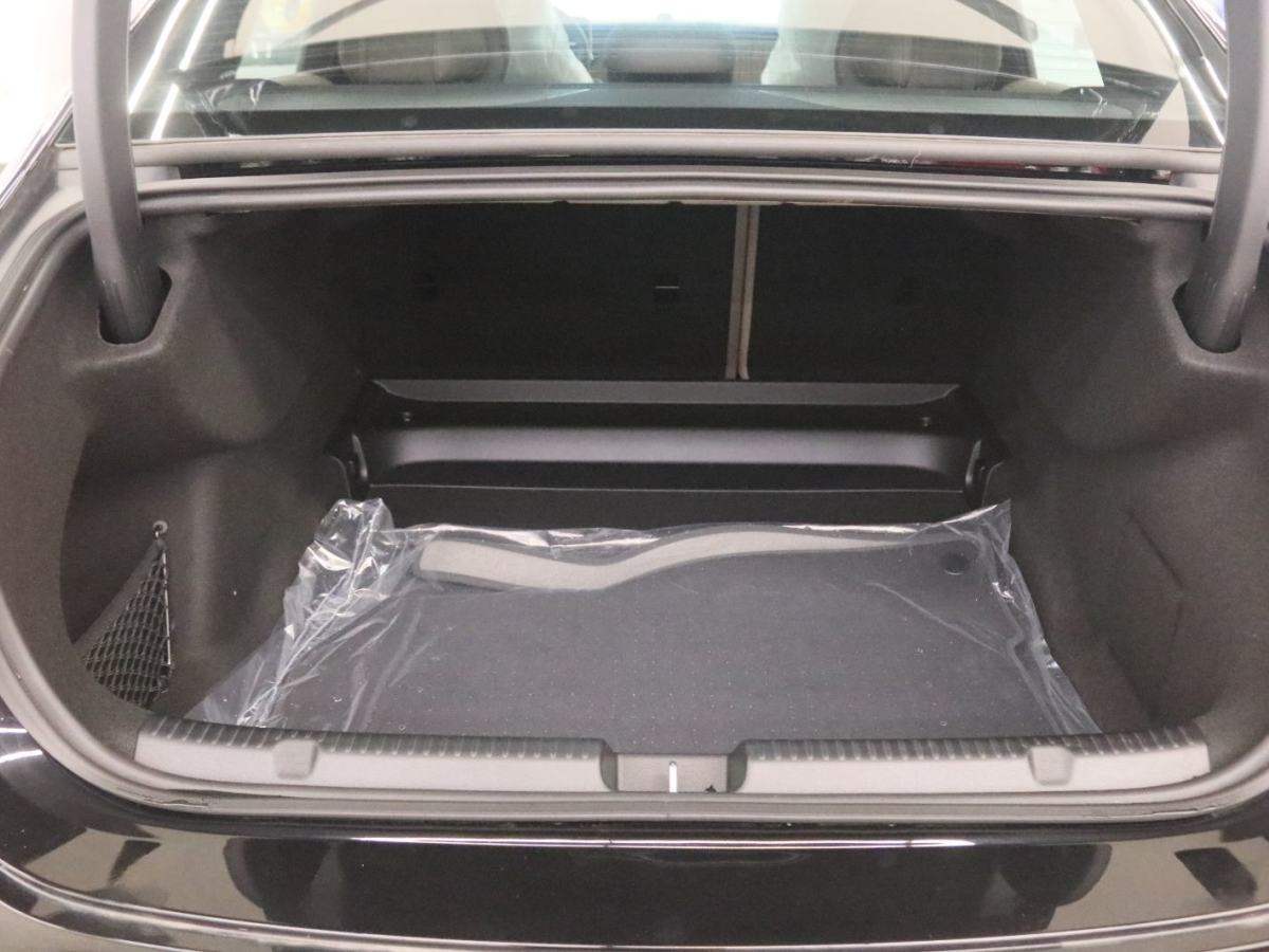 Mercedes-Benz EQE Class 2025 #15 Mercedes-Benz EQE Class 2025 immagine di auto #15