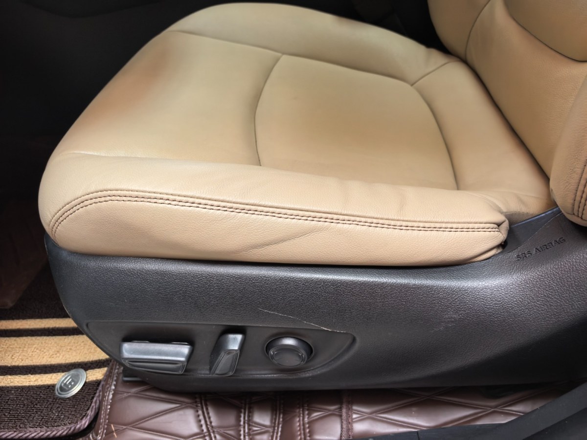 Toyota RAV4 2020 car image #15