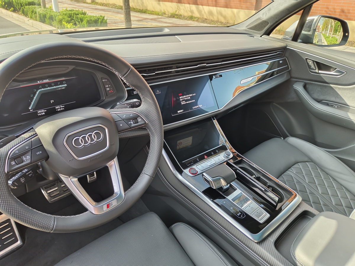 Audi SQ7 2024 #15 Audi SQ7 2024 car image #15