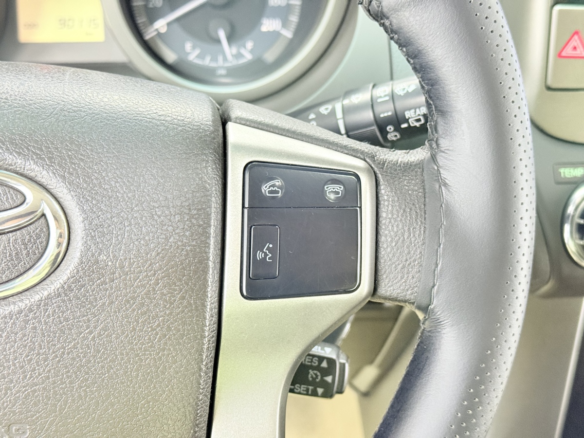 Toyota 2013 car image #15