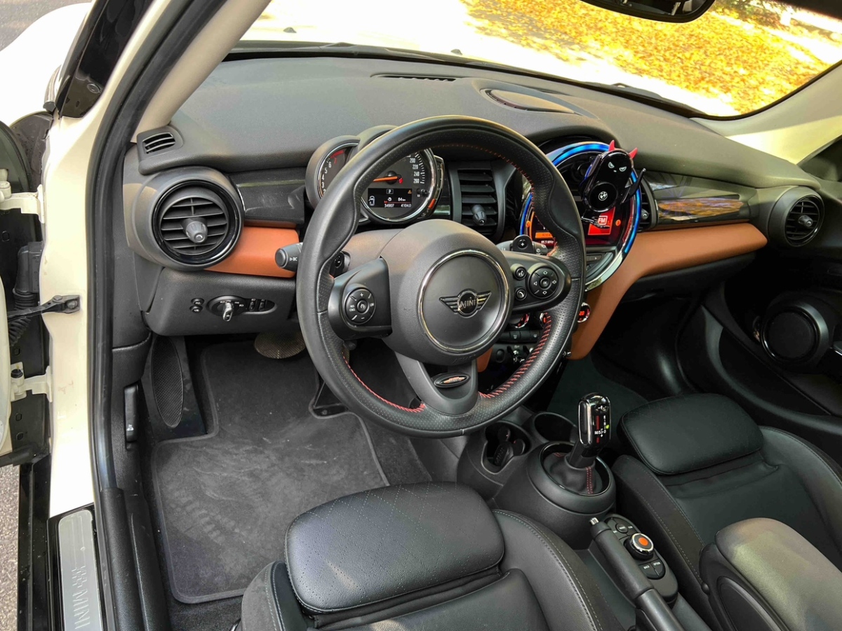 BMW 2019 car image #15