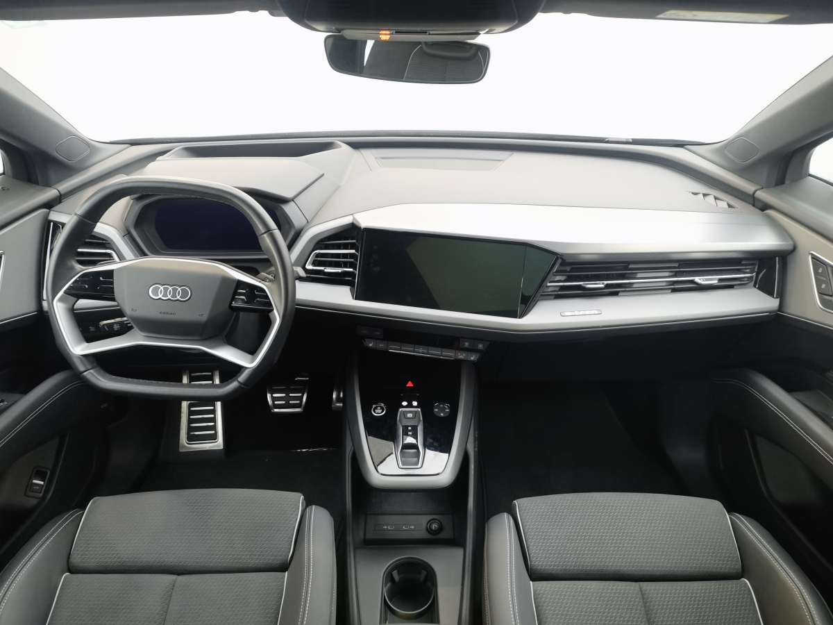 Audi Q5 e-tron 2023 صورة سيارة #15