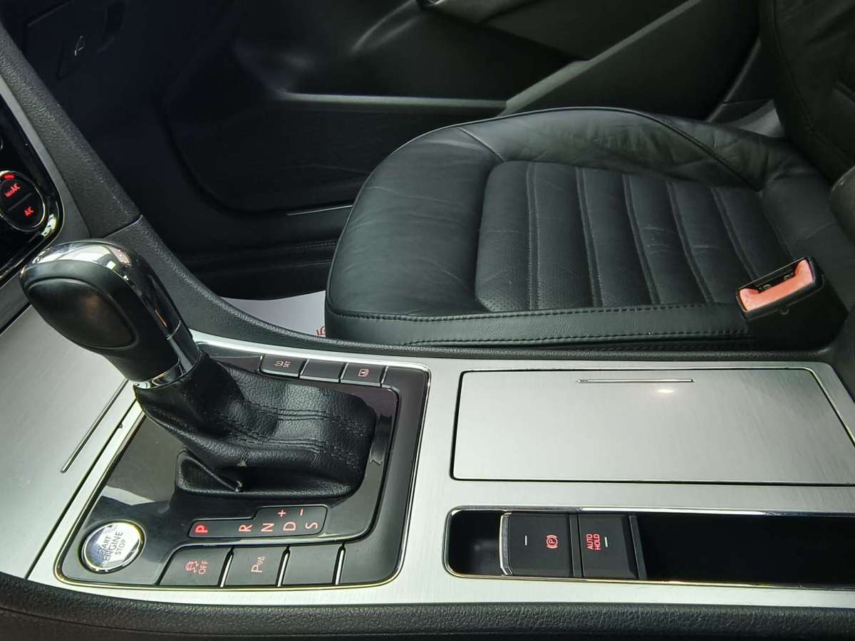 Volkswagen Passat 2016 car image #15
