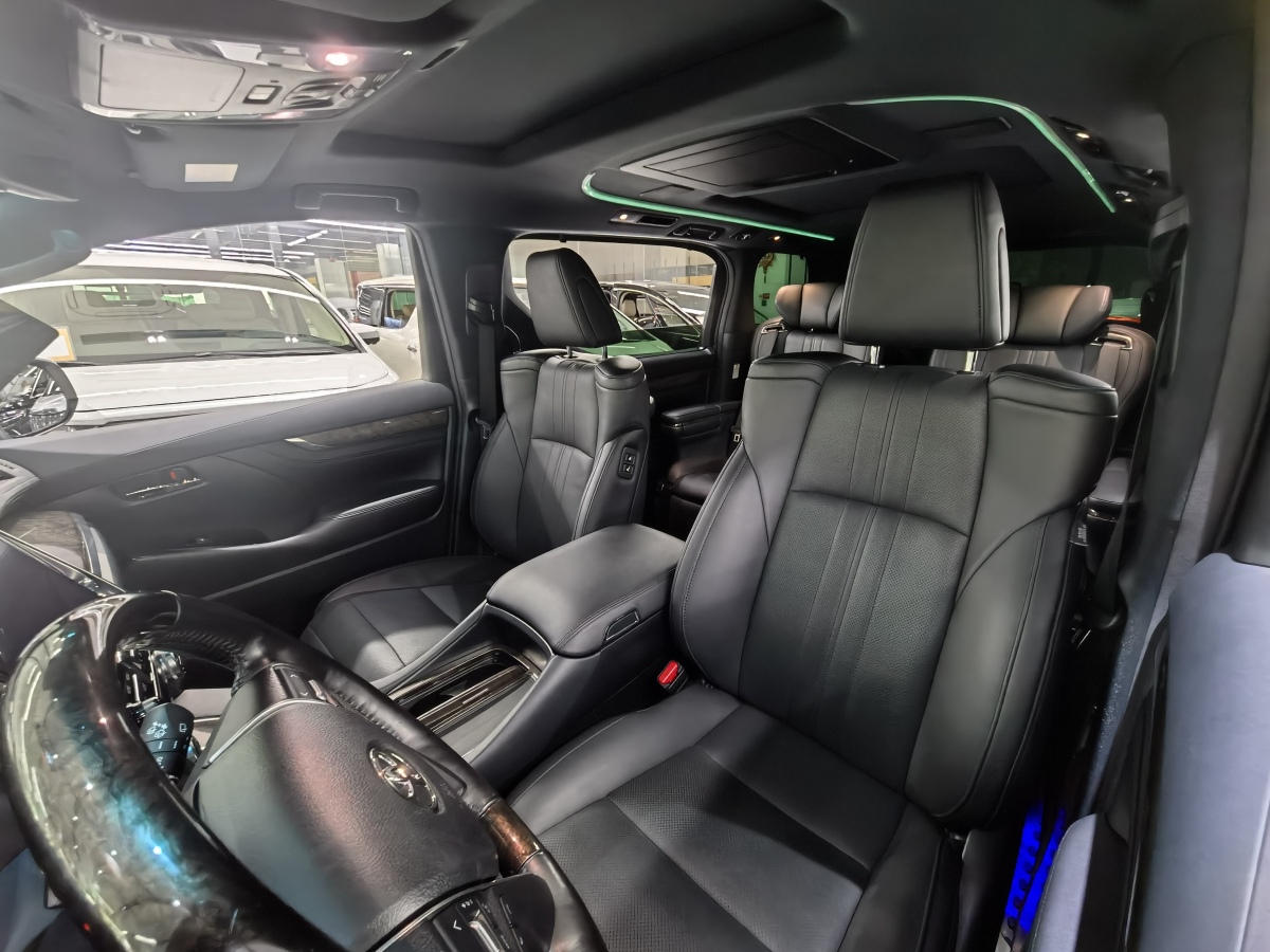 Toyota Alphard 2021 immagine di auto #15