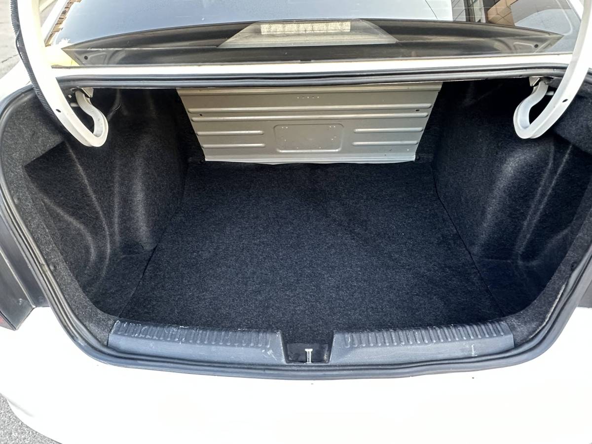 Skoda Rapid 2018 car image #15