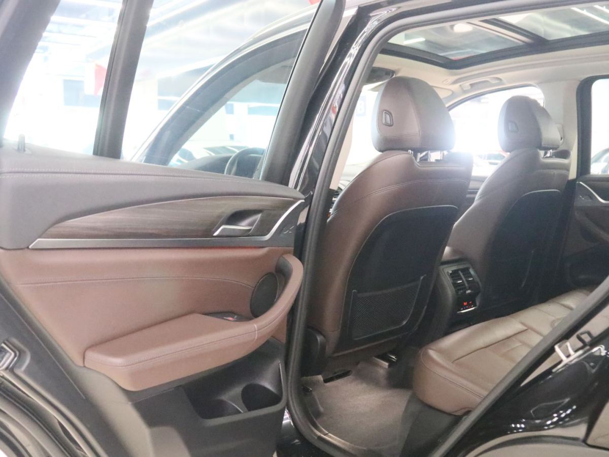BMW X3 2019 car image #15