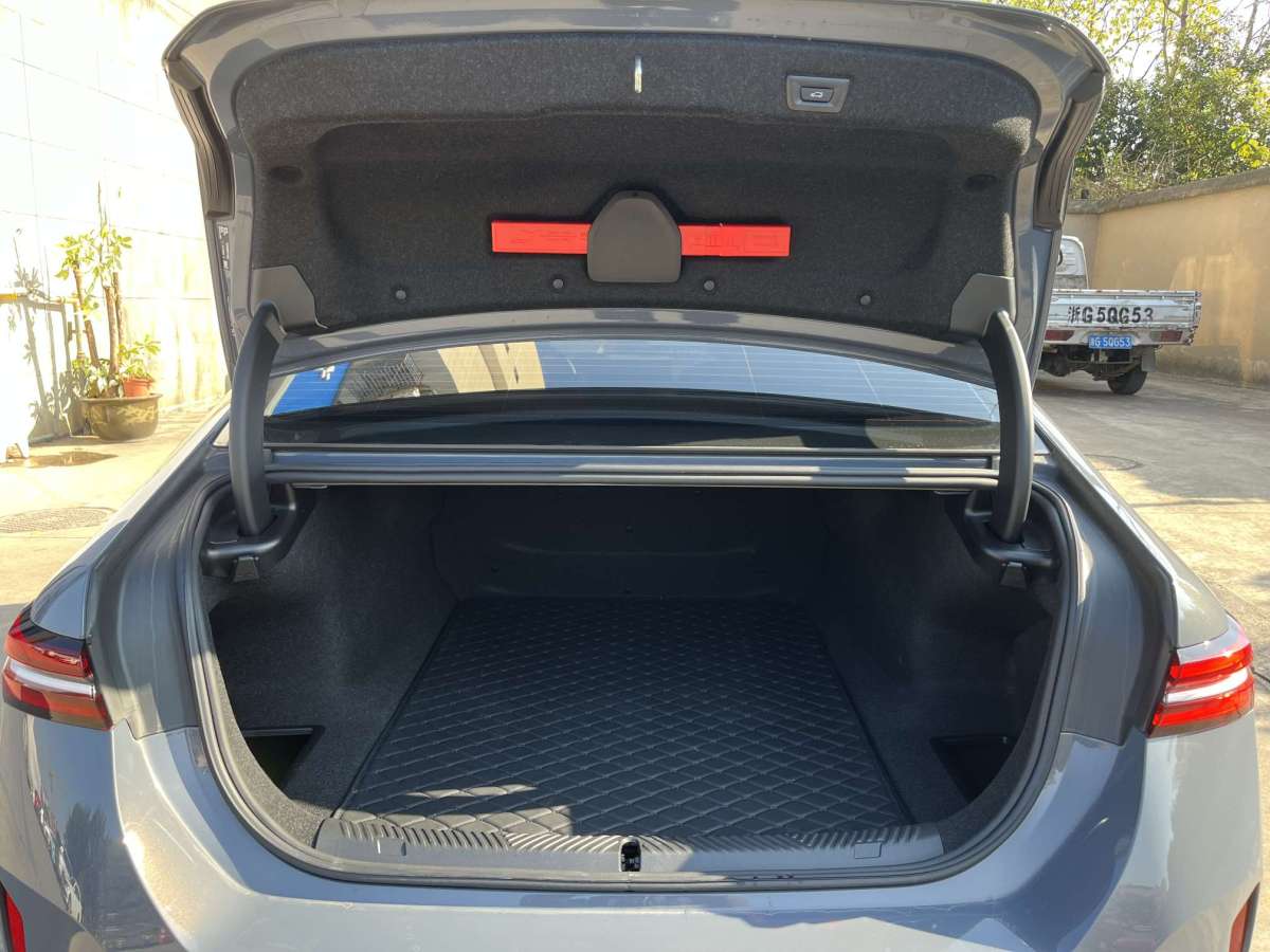BMW i5 2025 #15 BMW i5 2025 car image #15