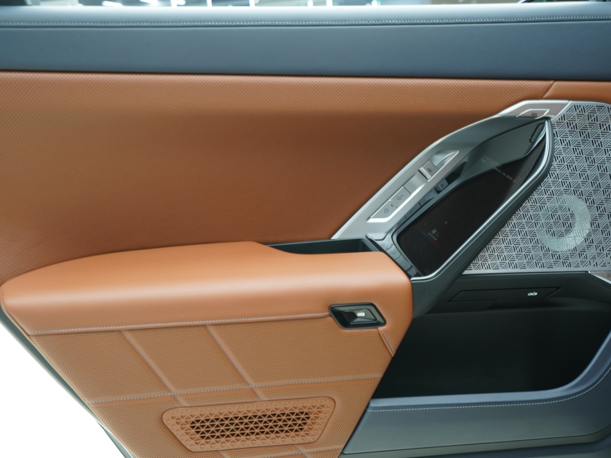 BMW i7 2023 imagen de coche #15