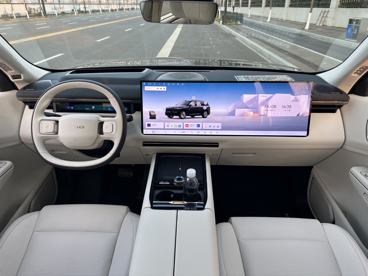 Lynk & Co 900 2025 car image #15