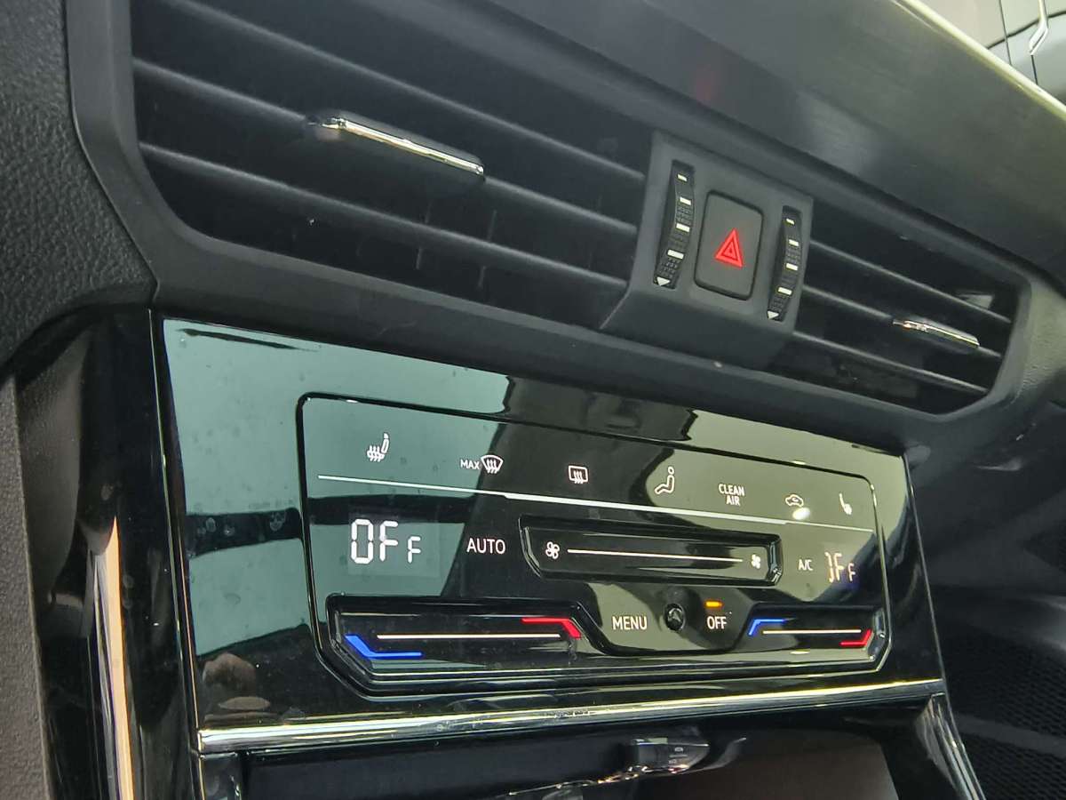 Volkswagen Passat 2020 car image #15