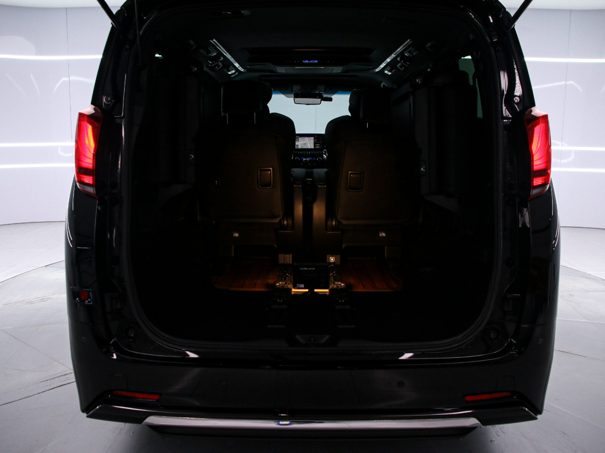 Toyota Alphard 2021 #15 Toyota Alphard 2021 car image #15