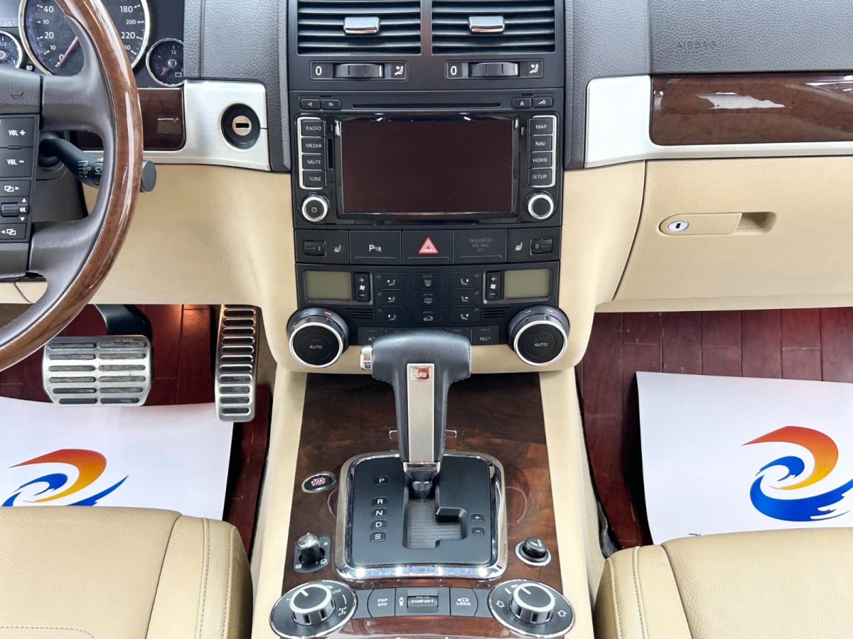 Volkswagen Touareg 2009 car image #15