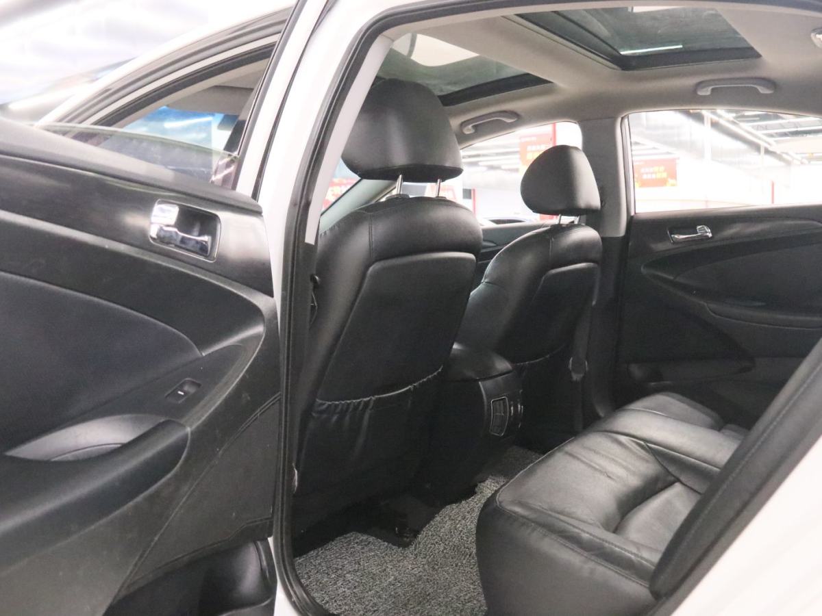 Hyundai Sonata 2013 car image #15