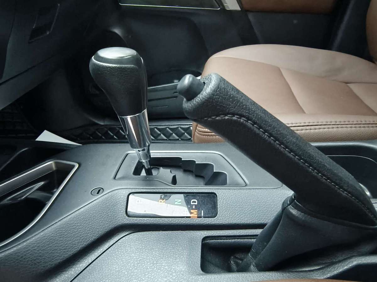 Toyota RAV4 2019 car image #15