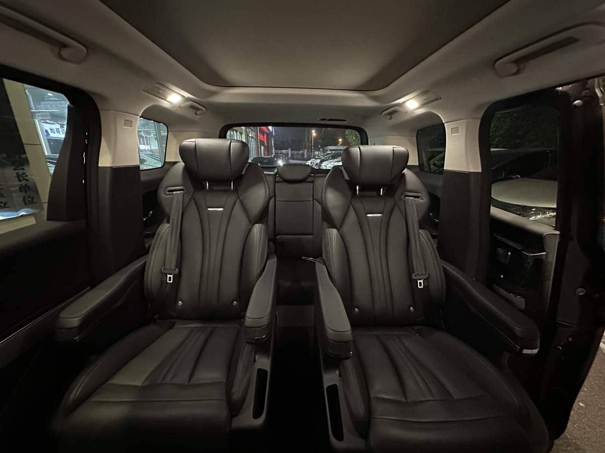 HongQi HQ9 PHEV 2024 car image #15