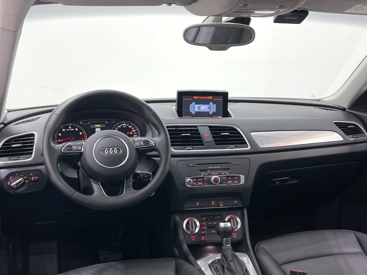 Audi Q3 2015 car image #15