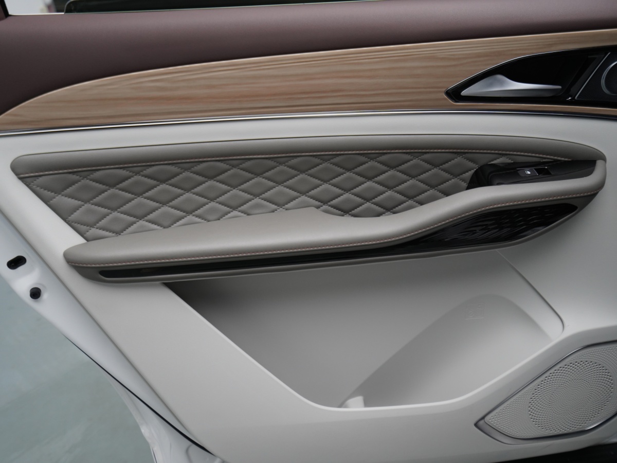 Forthing Yacht 2024 car image #15