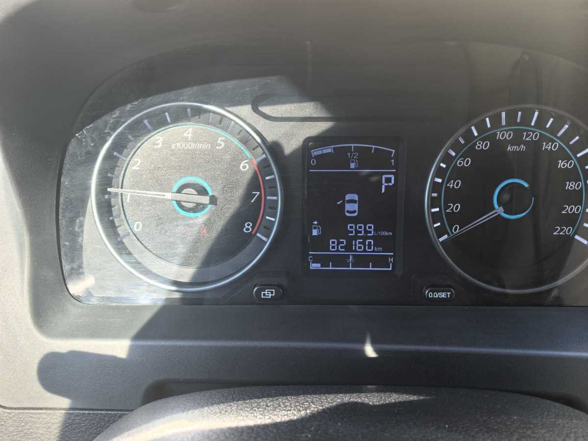 Forthing JOYEAR XV 2015 #15 Forthing JOYEAR XV 2015 car image #15