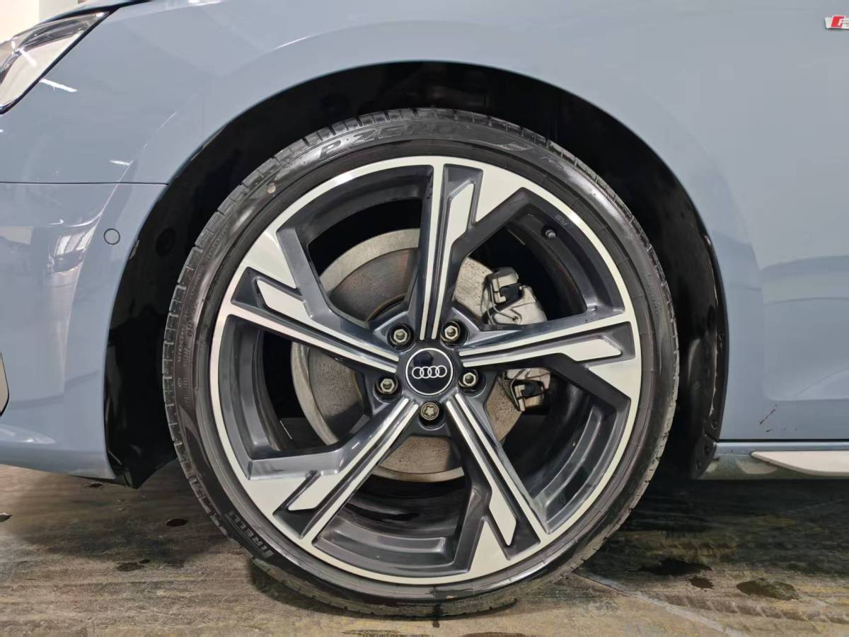 Audi A4L 2022 car image #15