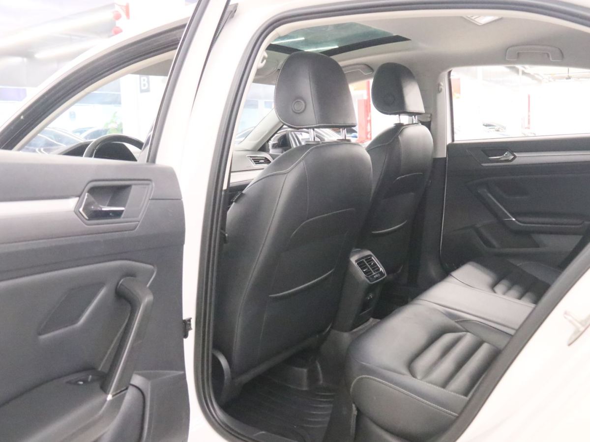 Volkswagen Lamando 2021 car image #15