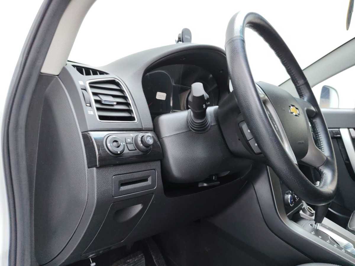 Chevrolet Captiva 2016 car image #15