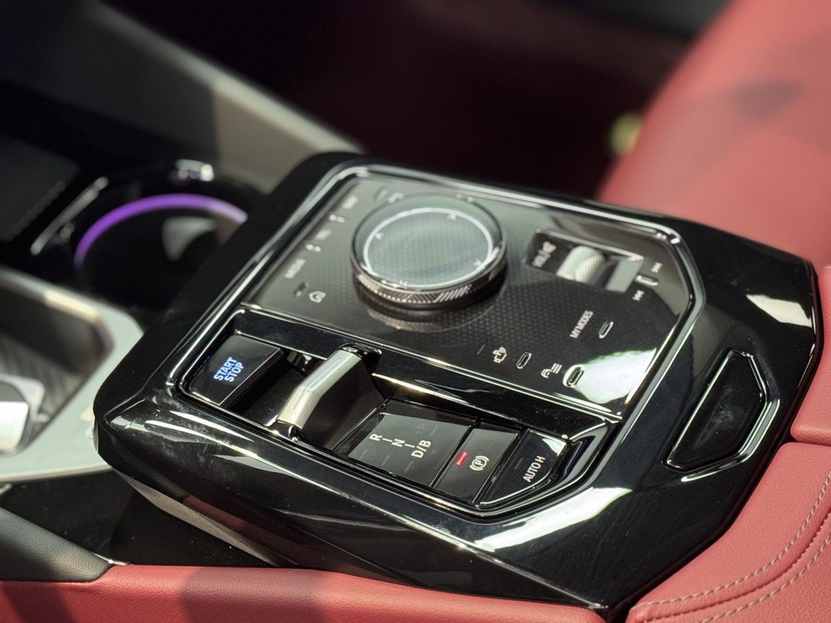 BMW i5 2025 car image #15