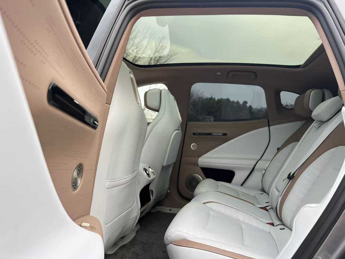 Avatr 07 2025 car image #15