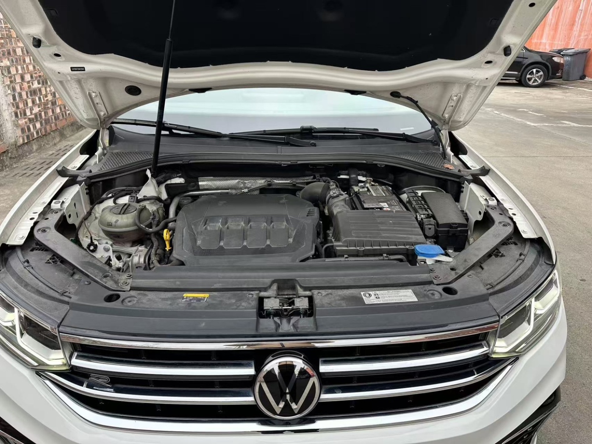 Volkswagen Tiguan L 2022 #15 Volkswagen Tiguan L 2022 car image #15