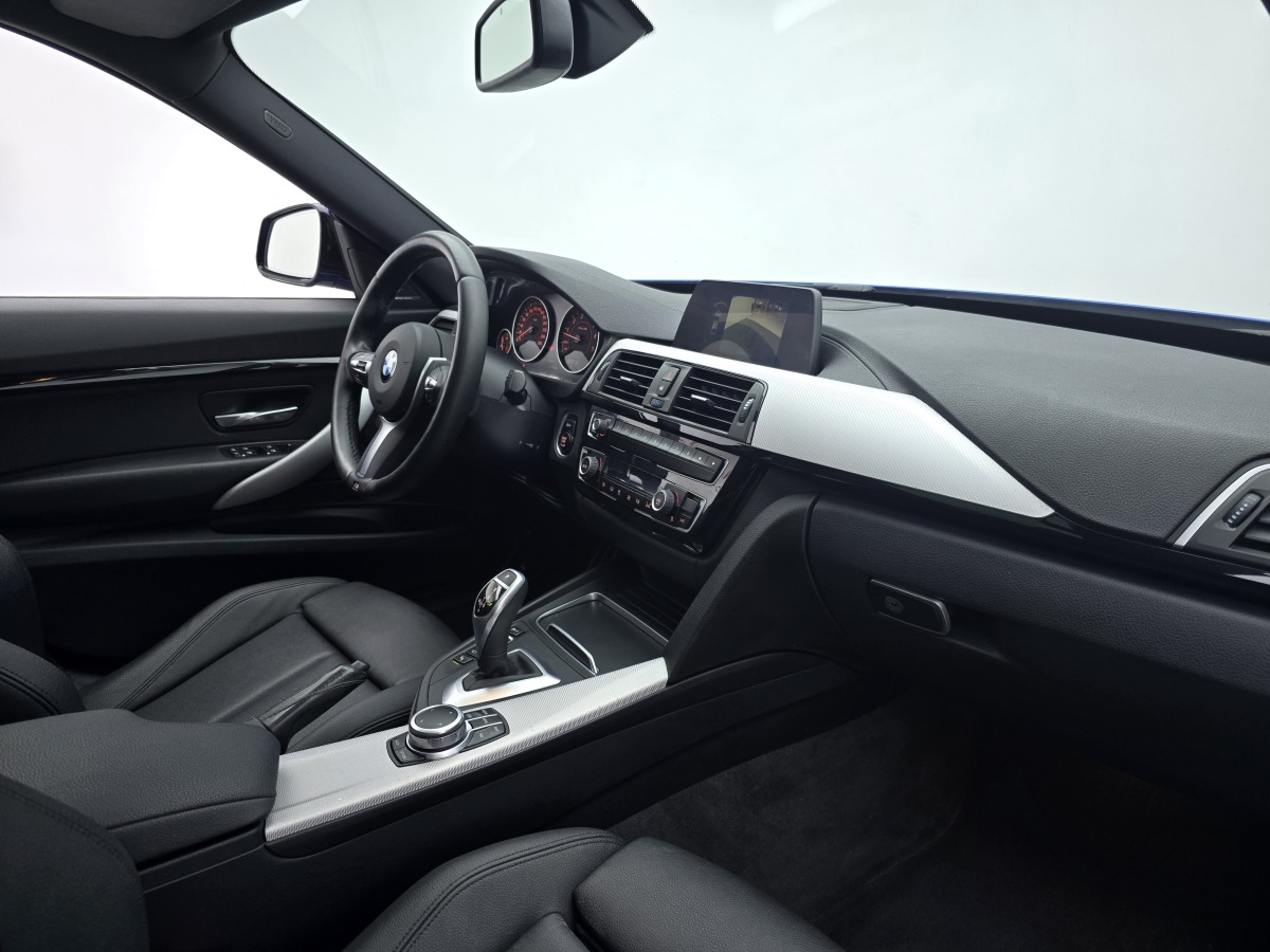 BMW 3 Series GT 2018 immagine di auto #15