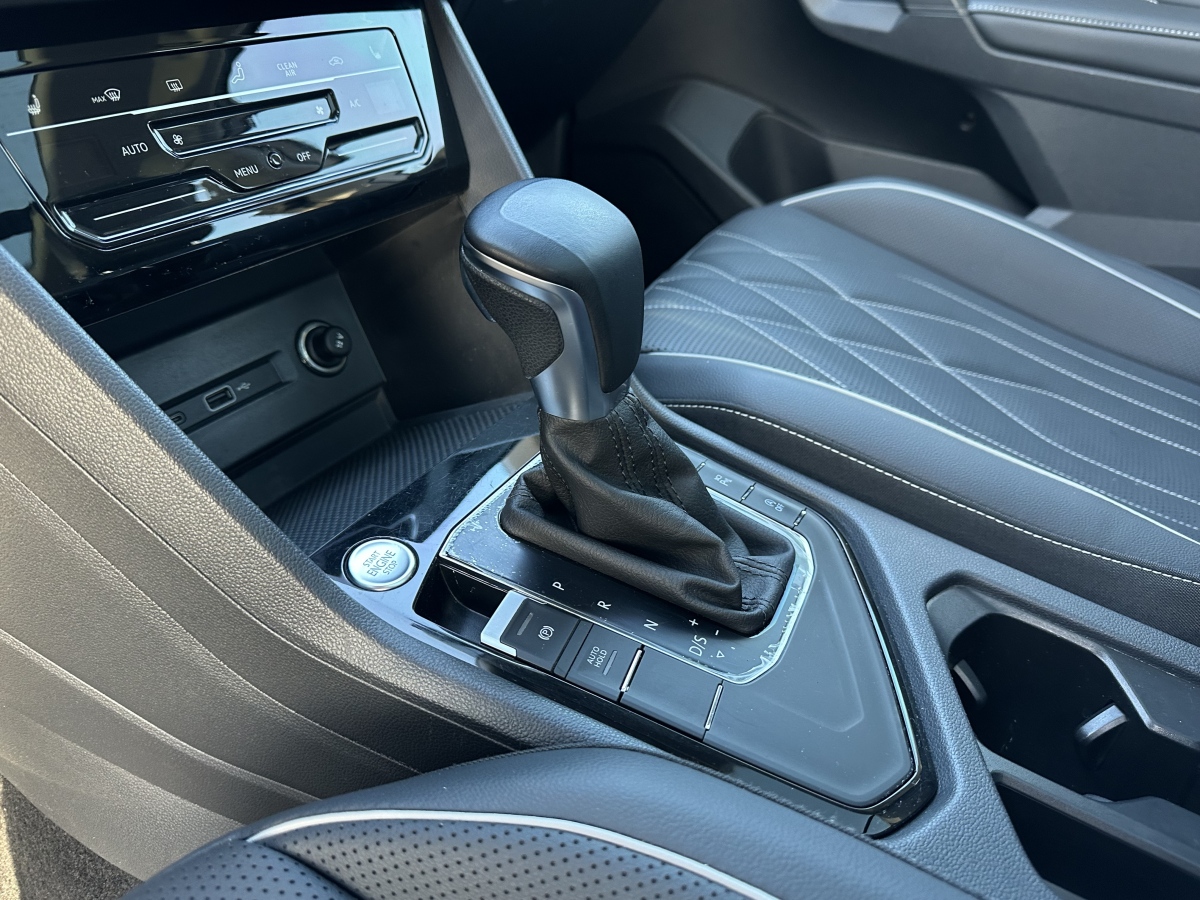 Volkswagen Tiguan L 2021 car image #15