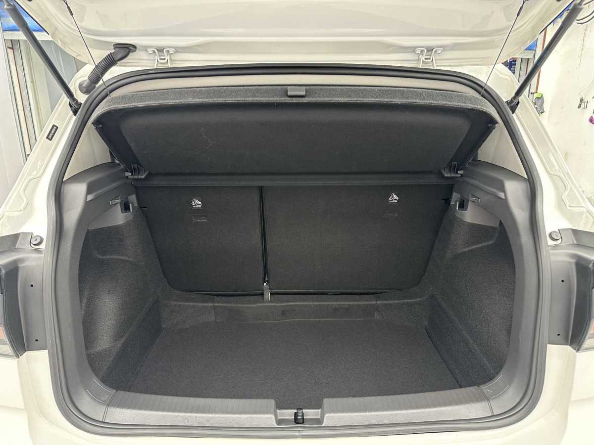 Volkswagen T-Cross 2021 #15 Volkswagen T-Cross 2021 car image #15