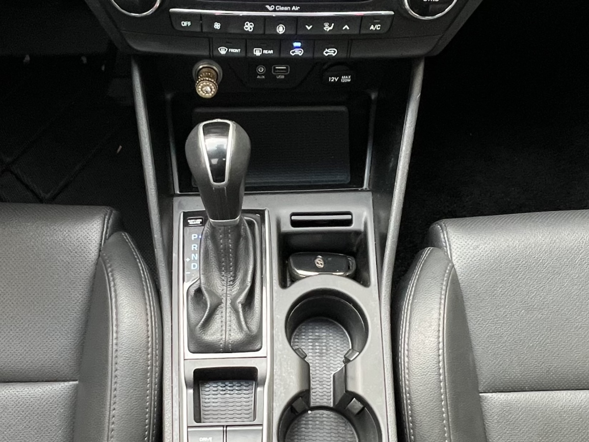 Hyundai Tucson 2017 immagine di auto #15