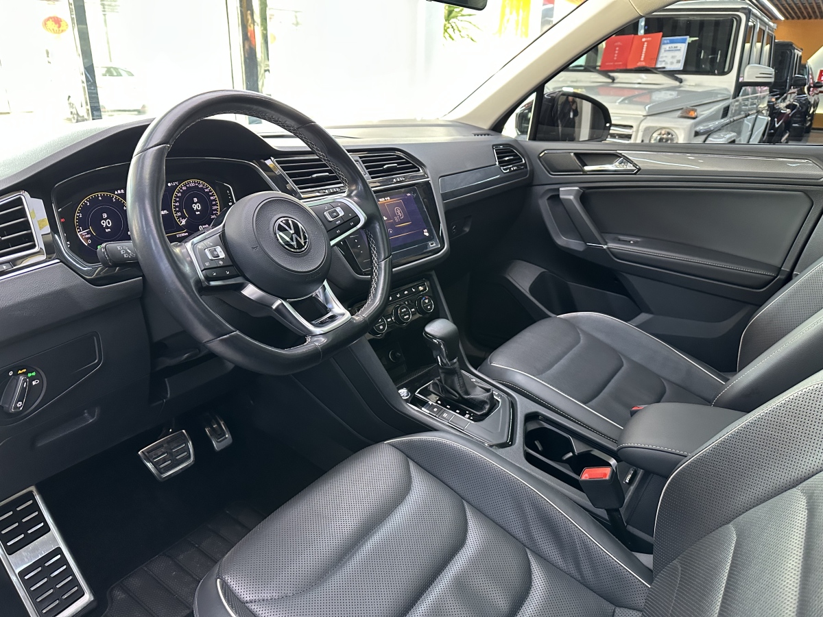 Volkswagen Tiguan L 2021 car image #15