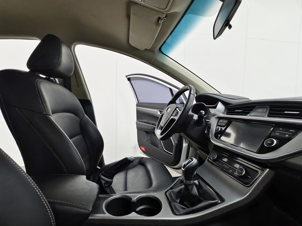 GEELY Emgrand GS 2016 immagine di auto #15