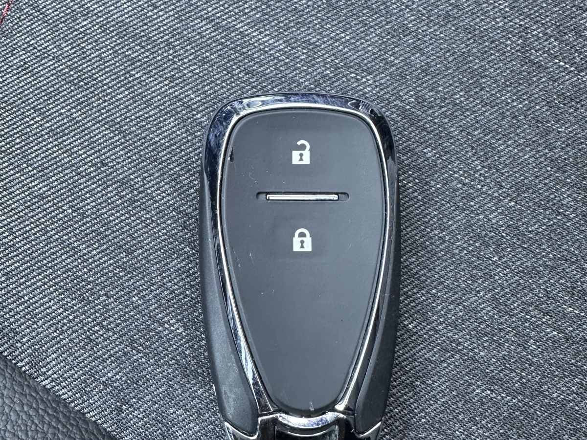 Chevrolet Tracker 2020 immagine di auto #15