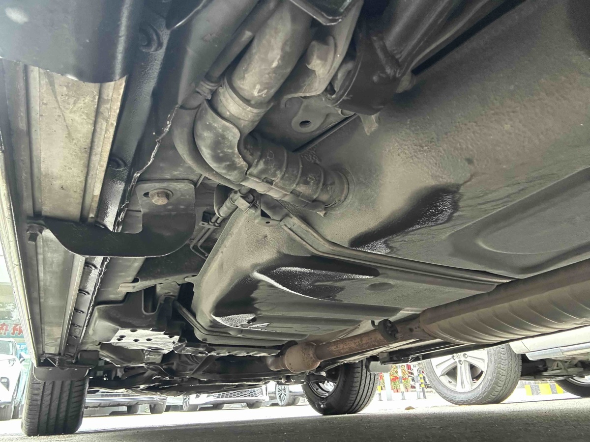 Toyota RAV4 2011 immagine di auto #15