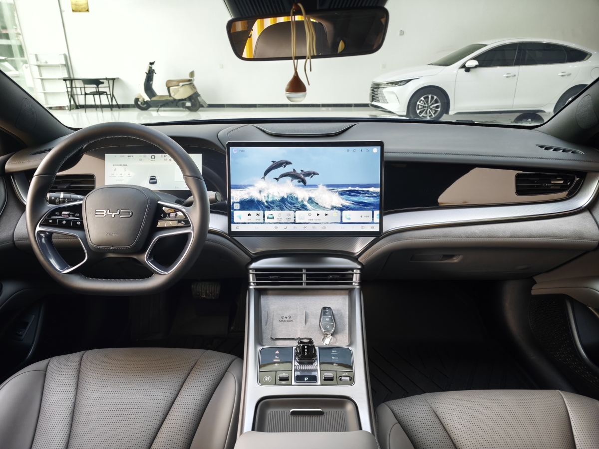 BYD Seal 07 DM-i 2024 صورة سيارة #15