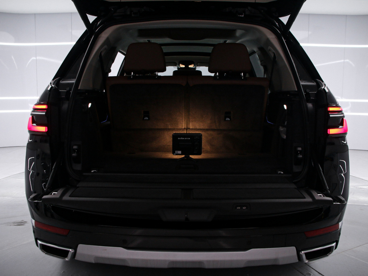 BMW X7 2025 immagine di auto #15