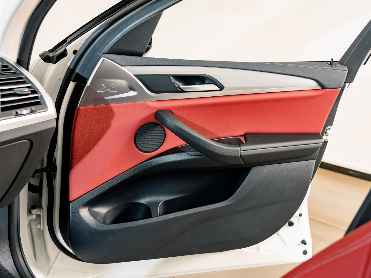 BMW X4 2025 صورة سيارة #15