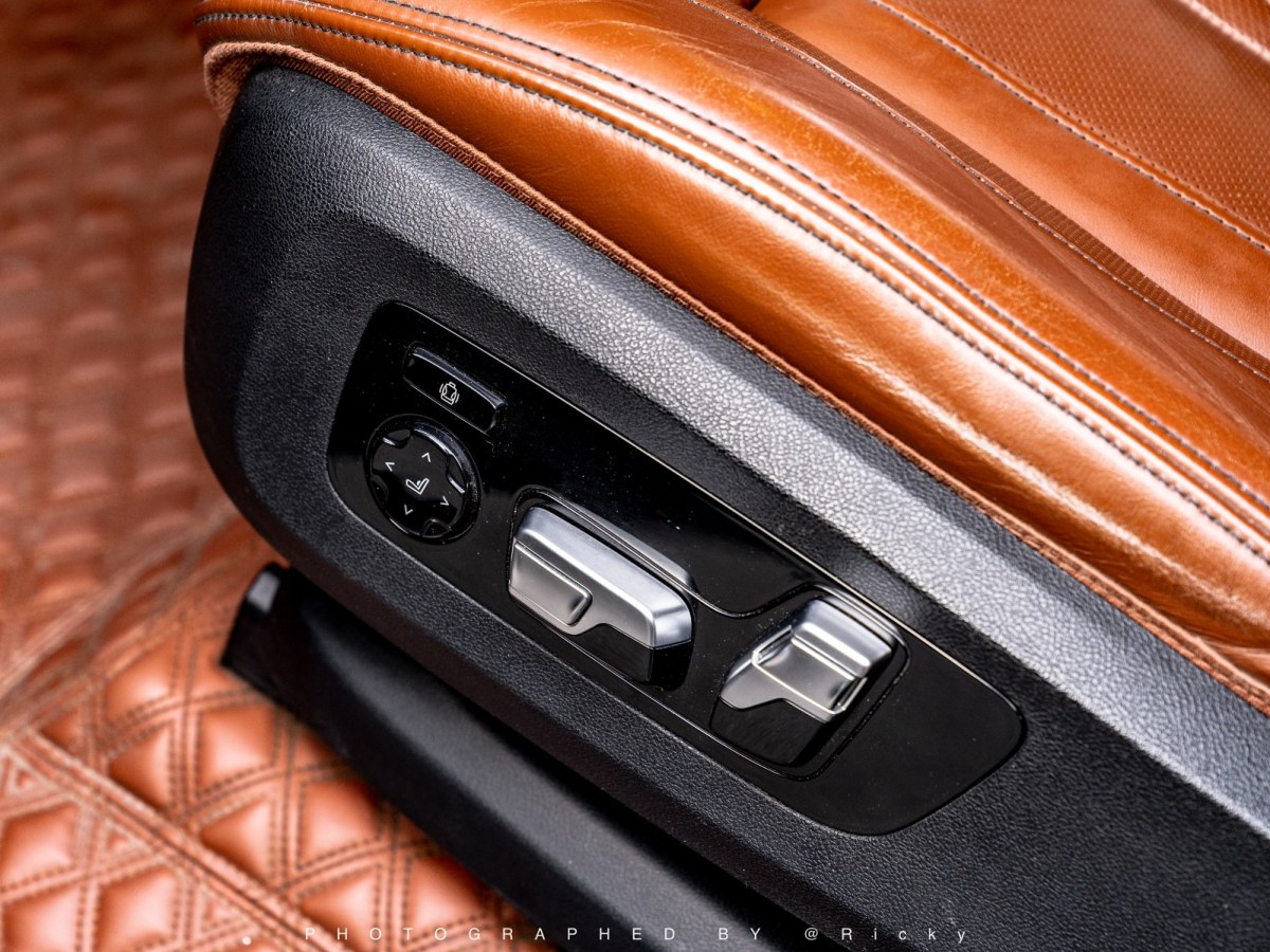 BMW X7 2020 immagine di auto #15