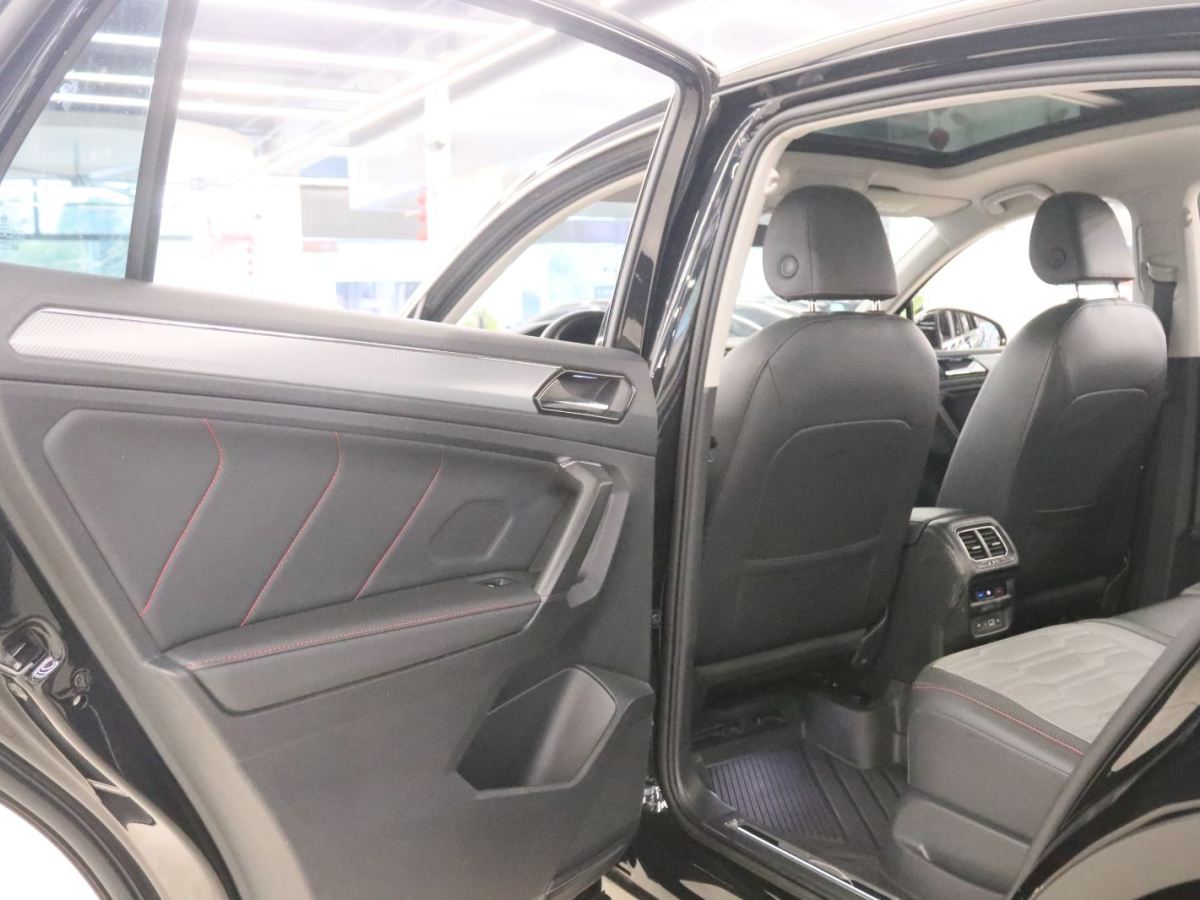 Volkswagen Tiguan X 2021 car image #15