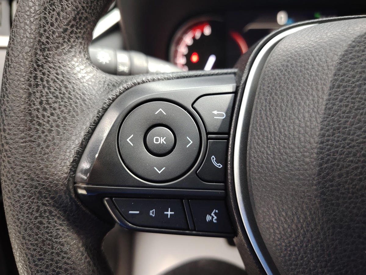 Toyota RAV4 2021 car image #15