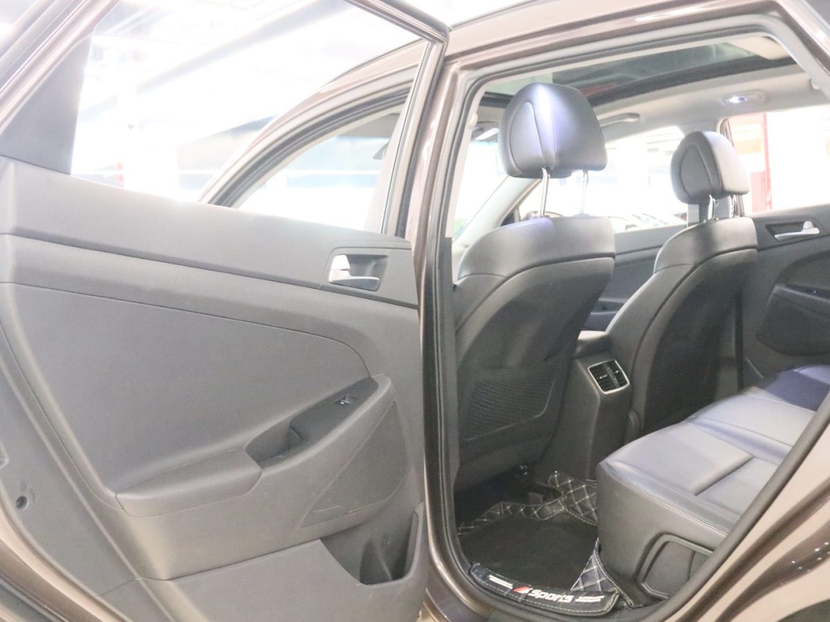 Hyundai Tucson 2015 car image #15