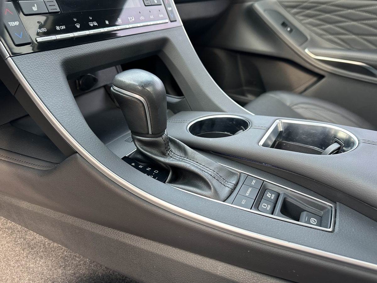 Toyota Avalon 2019 car image #15