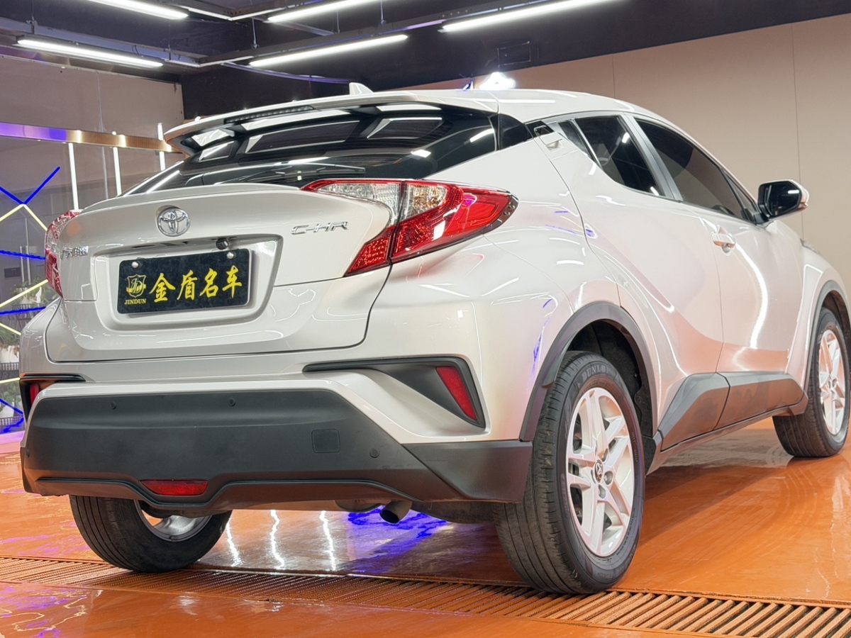Toyota C-HR 2021 car image #15